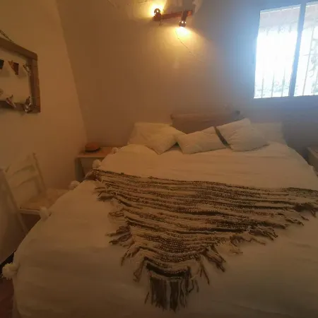 Bolonia Beach Cottage Lodge